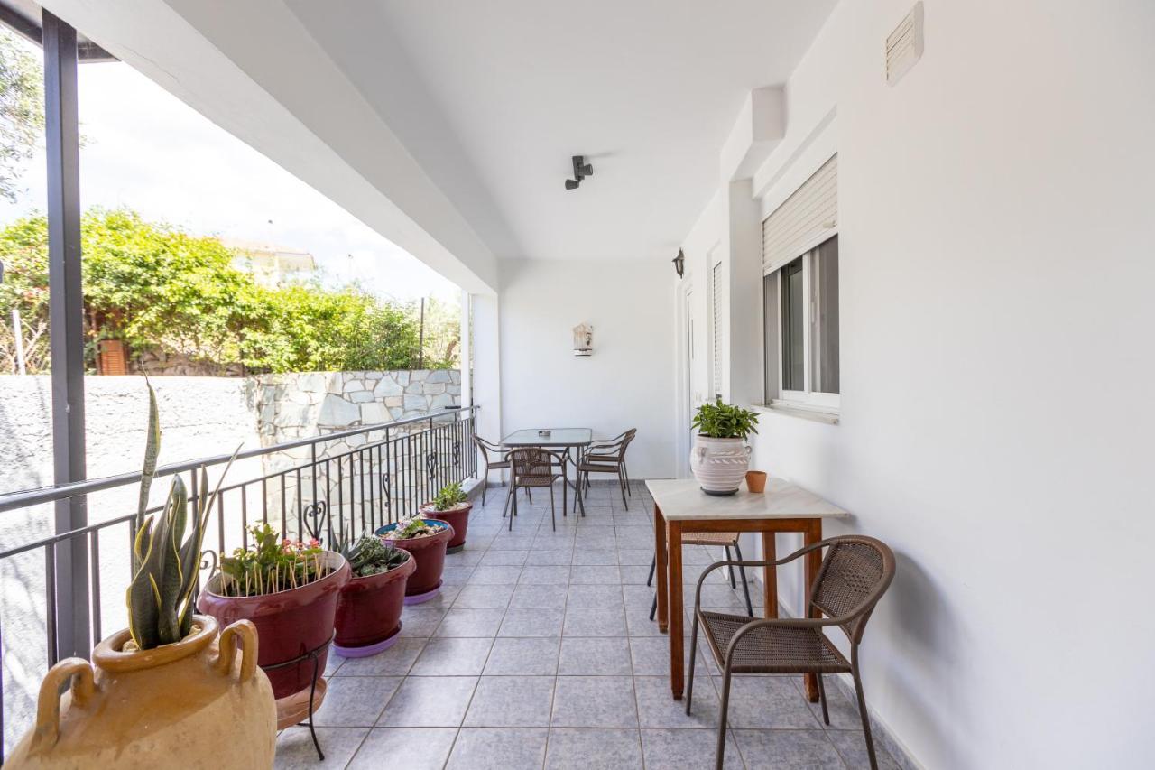 Αnastasia Apartments Mavrovoúnion 外观 照片